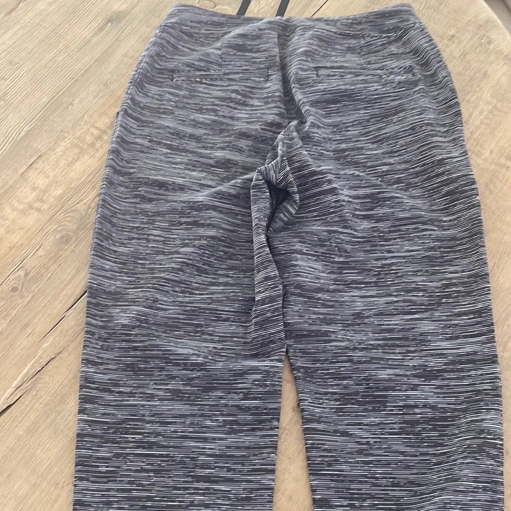 Lululemon pants - Picture 3 of 4